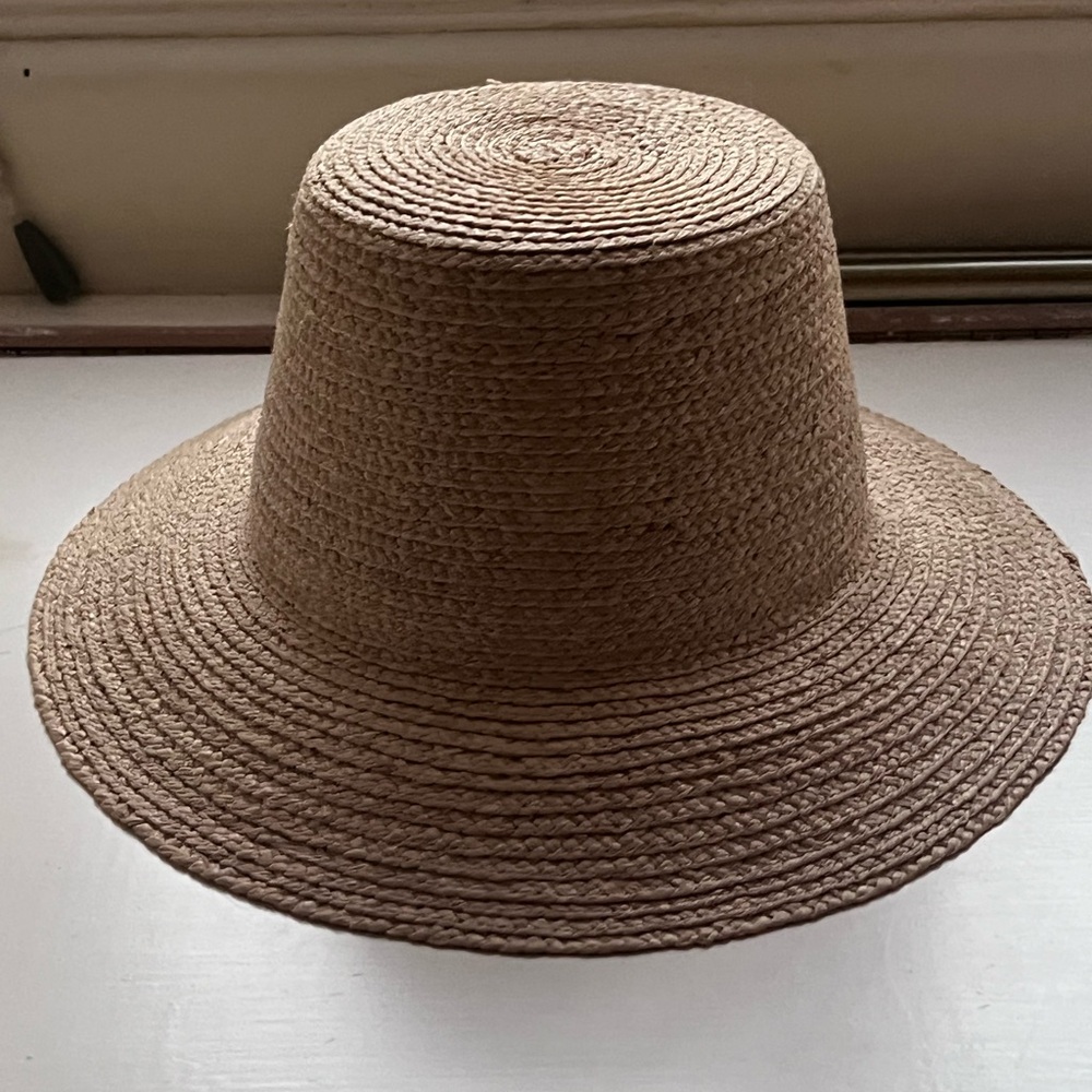 Brand new only tried on straw hat size Large